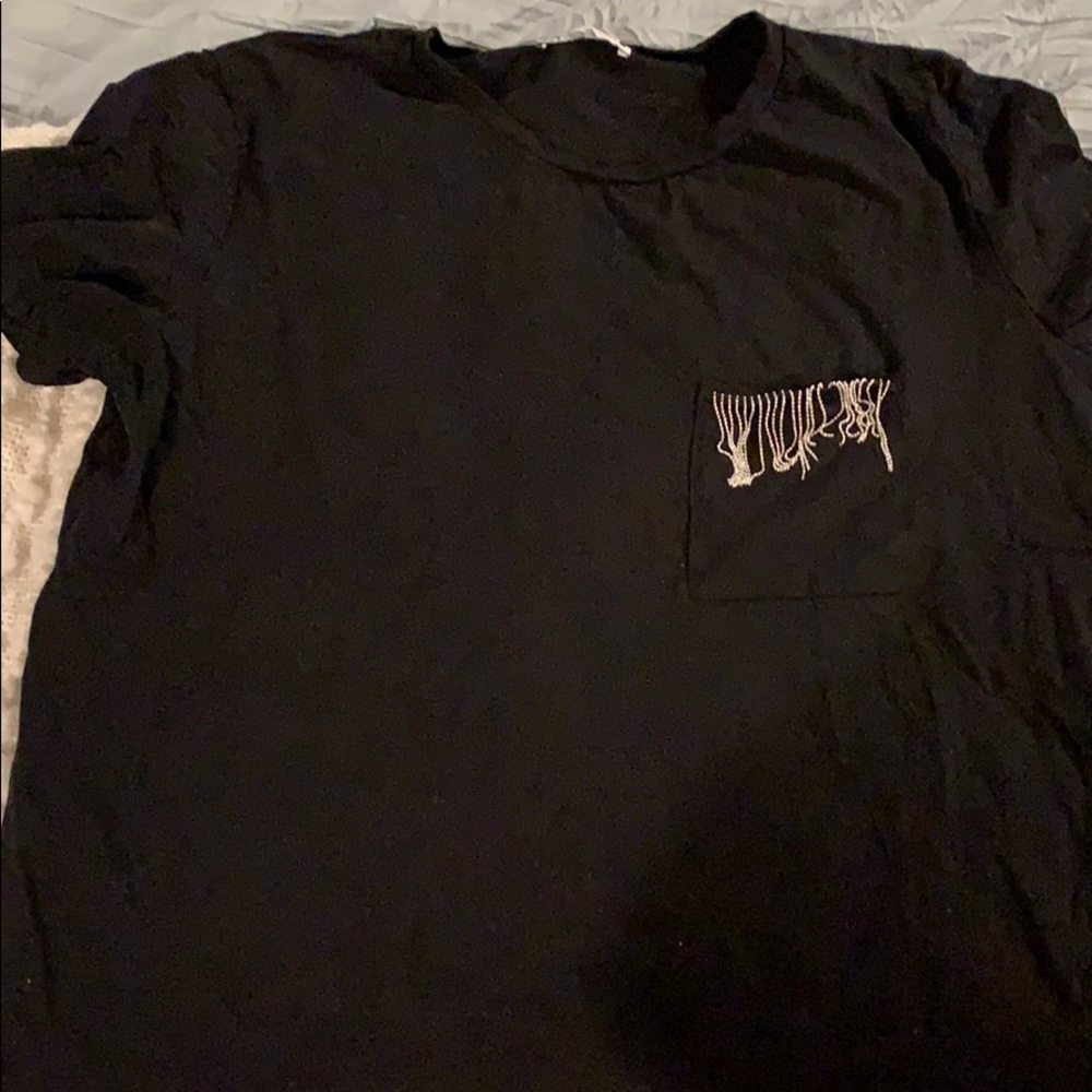 Black tee